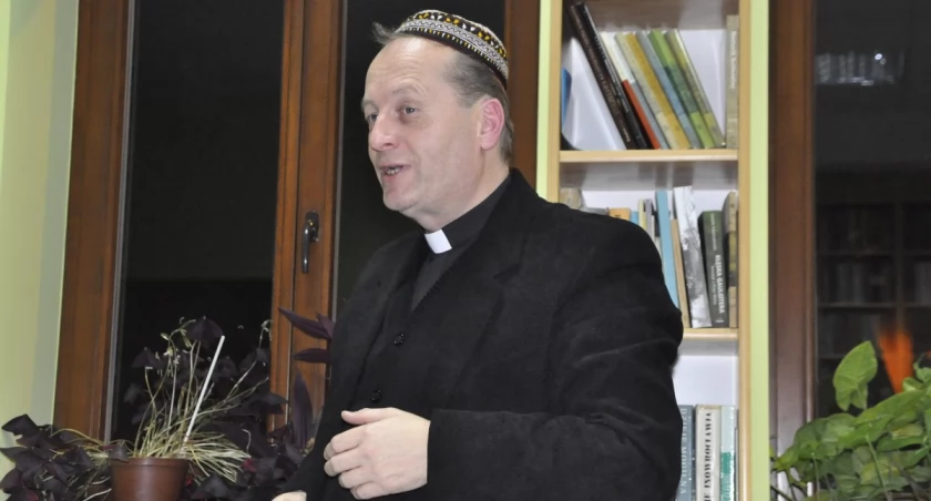 Proboszcz parafii w Kwieciszewie ks. Jarosław Słowy   fot. Paweł Lachowicz