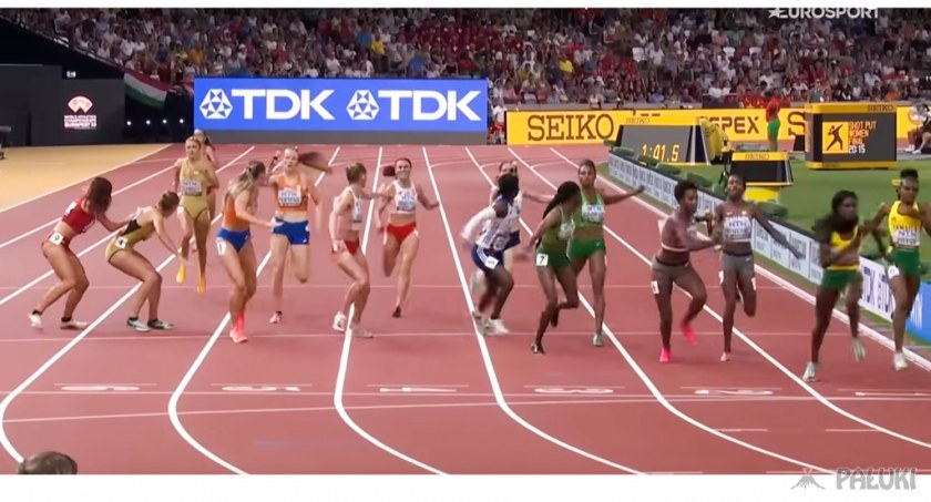 Półfinał - Marika Popowicz-Drapała oddaje pałeczkę Patrycji Wyciszkiewicz, fot. z ekranu telewizora, kanał Eurosport