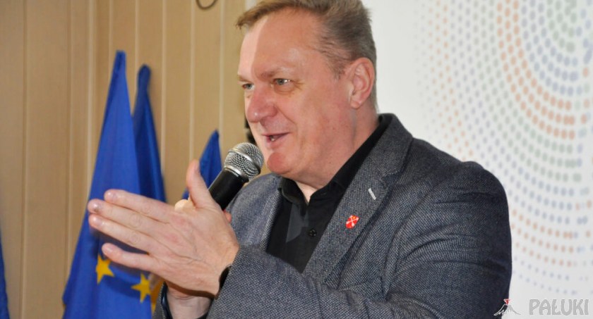 Piotr Cieślik przegrał konkurs na dyrektora ZS w Strzelnie, gdy ubiegał się o reelekcję. Teraz powołany został na pełnienie funkcji dyrektora gminnej placówki ZSP nr 2. fot. Magdalena Lachowicz 