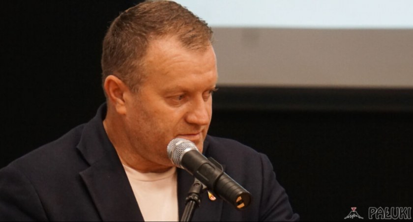 Starosta Tomasz Krzesiński jest przekonany, że inwestycja budowy biogazowni jest dobrym pomysłem i apeluje, by nikt nie opowiadał na ten temat dyrdymałów fot. Marek Holak