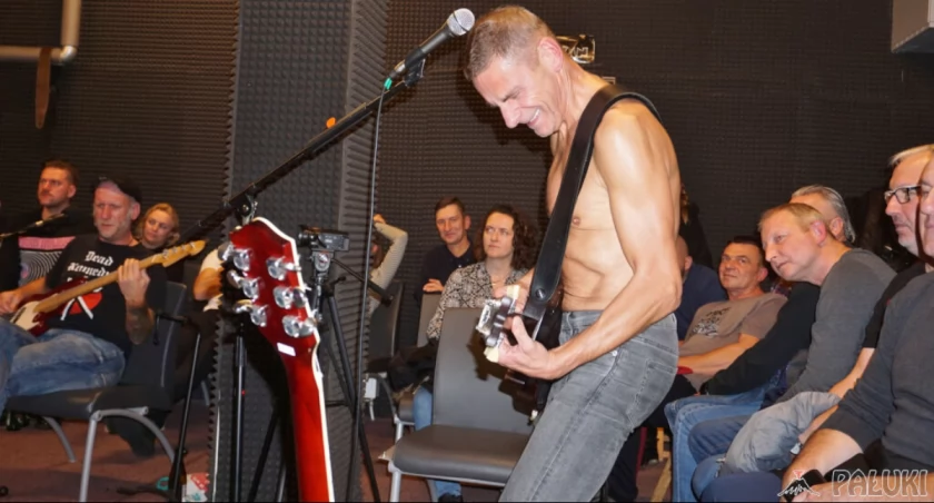 W pierwszej chwili można się pomylić. Iggy Pop czy Leszek Duszyński?   fot. Marek Holak