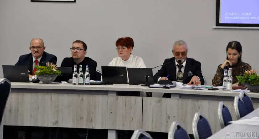 W tym roku wszyscy obecni na sesji radni zagłosowali za podniesieniem podatku od nieruchomości fot. Magdalena Lachowicz
