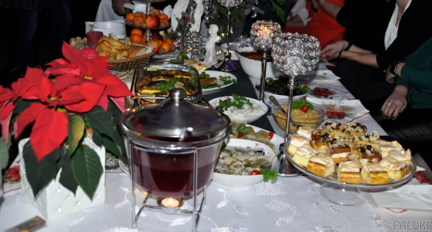 Głównym punktem niedzielnego spotkania w Domu Kultury będzie przegląd stołów wigilijnych przygotowanych przez KGW i stowarzyszenia fot. Paweł Lachowicz