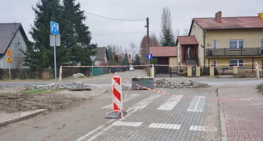 Zamknięte dla ruchu skrzyżowanie ul. Kausa z ul. Padniewską   fot. Marek Holak