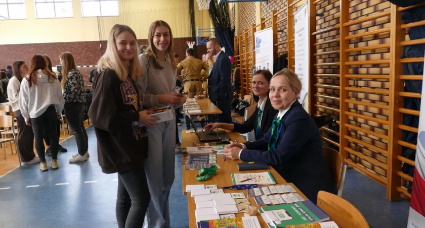 Podczas targów swoje oferty przedstawili przedstawiciele firm i instytucji z terenu powiatu mogileńskiego, inowrocławskiego i gnieźnieńskiego fot. Marcin Wietrzykowski (ZS Mogilno)