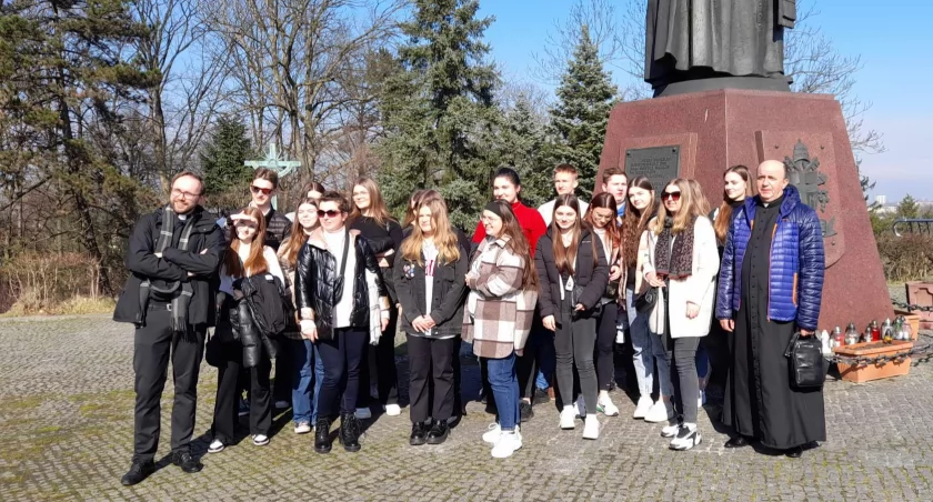 Mogileńscy maturzyści z opiekunami na Jasnej Górze fot. Renata Lepsza (ZS Mogilno)