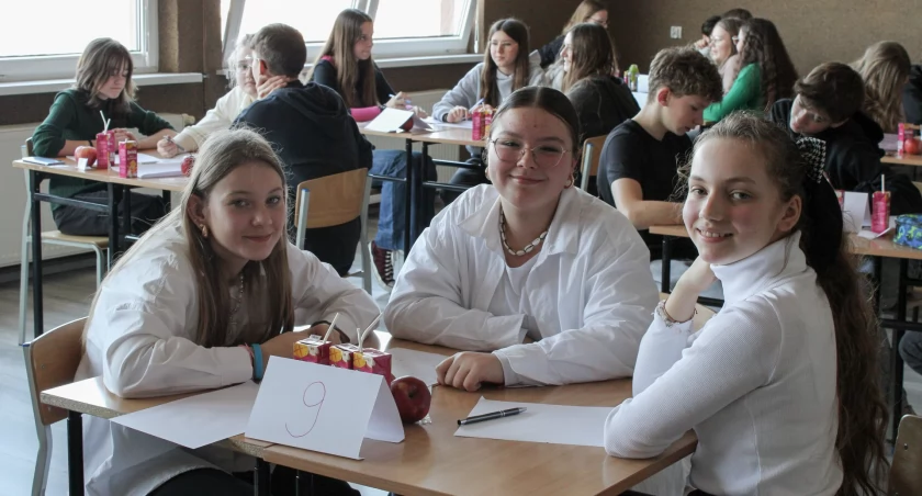 Uczestnicy konkursu pracowali zespołowo fot. ZS Mogilno