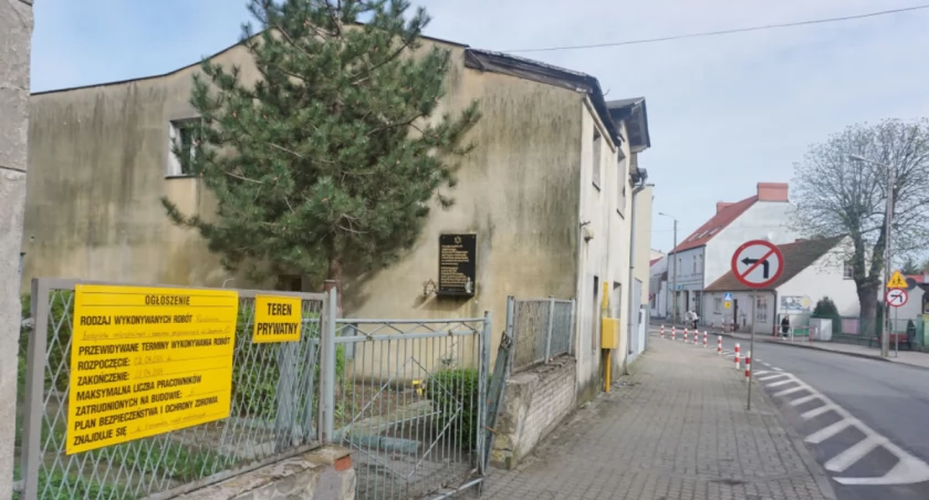 Ten budynek przy ul. Sądowej 10 zostanie rozebrany   fot. Marek Holak