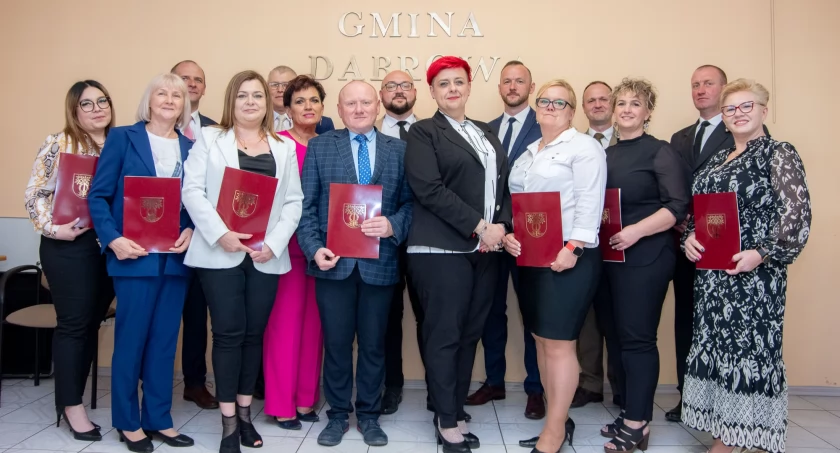 Skład Rady Gminy w Dąbrowie kadencji 2024-2029 i pani wójt Agnieszka Ziółkowska   fot. Sebastian Lachowicz