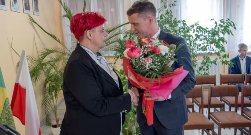 Wójt Agnieszka Ziółkowska z powołanym wicewójtem Dawidem Kolasą fot. Sebastian Lachowicz