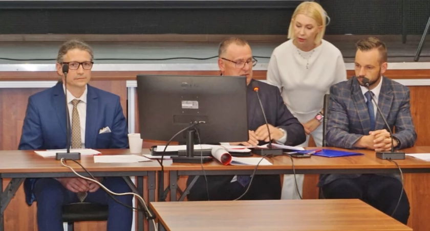 Od lewej: Robert Maćkowiak - wiceprzewodniczący, Paweł Molenda - przewodniczący i Łukasz Gapiński - wiceprzewodniczący   fot. Marek Holak