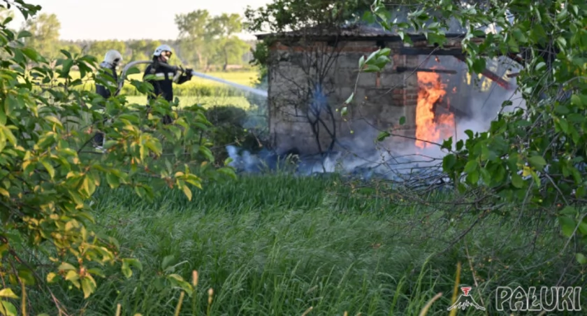 Pożar gasiło 8 jednostek straży pożarnej fot. Paweł Lachowicz
