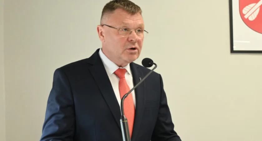 Burmistrz Dariusz Chudziński pobierać będzie wynagrodzenie na najwyższym możliwym poziomie, w kwocie 19.470 zł brutto fot. Magdalena Lachowicz