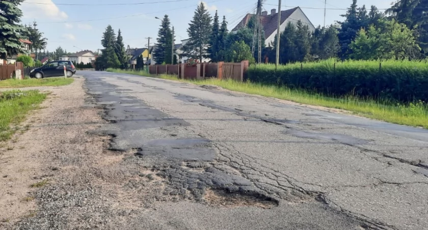 Tak wygląda nawierzchnia ul. Poznańskiej praktycznie na całej długości, aż do rzeki Panny   fot. Marek Holak