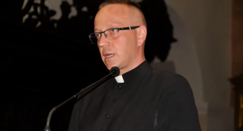 Ze strzeleńską parafią musi pożegnać się ks. Daniel Leszczyński fot. Magdalena Lachowicz