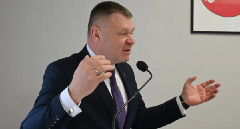 Burmistrz Dariusz Chudziński otrzymał wotum zaufania i absolutorium fot. Magdalena Lachowicz