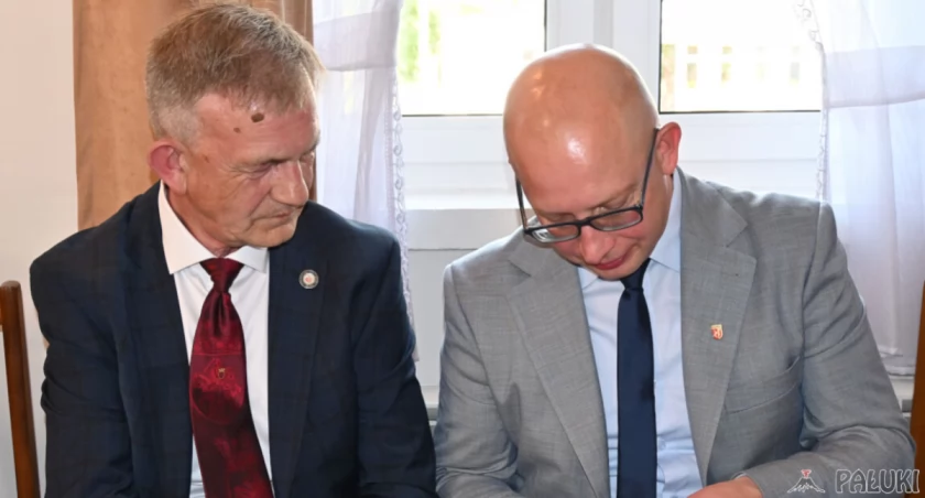 Wójt Orchowa Grzegorz Matkowski i były wójt Orchowa Jacek Misztal fot. Paweł Lachowicz