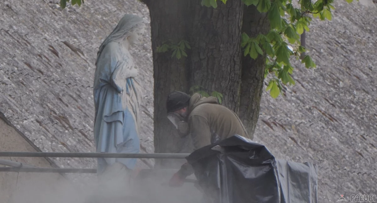 Figura Matki Bożej została oczyszczona ze starych farb procesem piaskowania fot. Paweł Lachowicz
