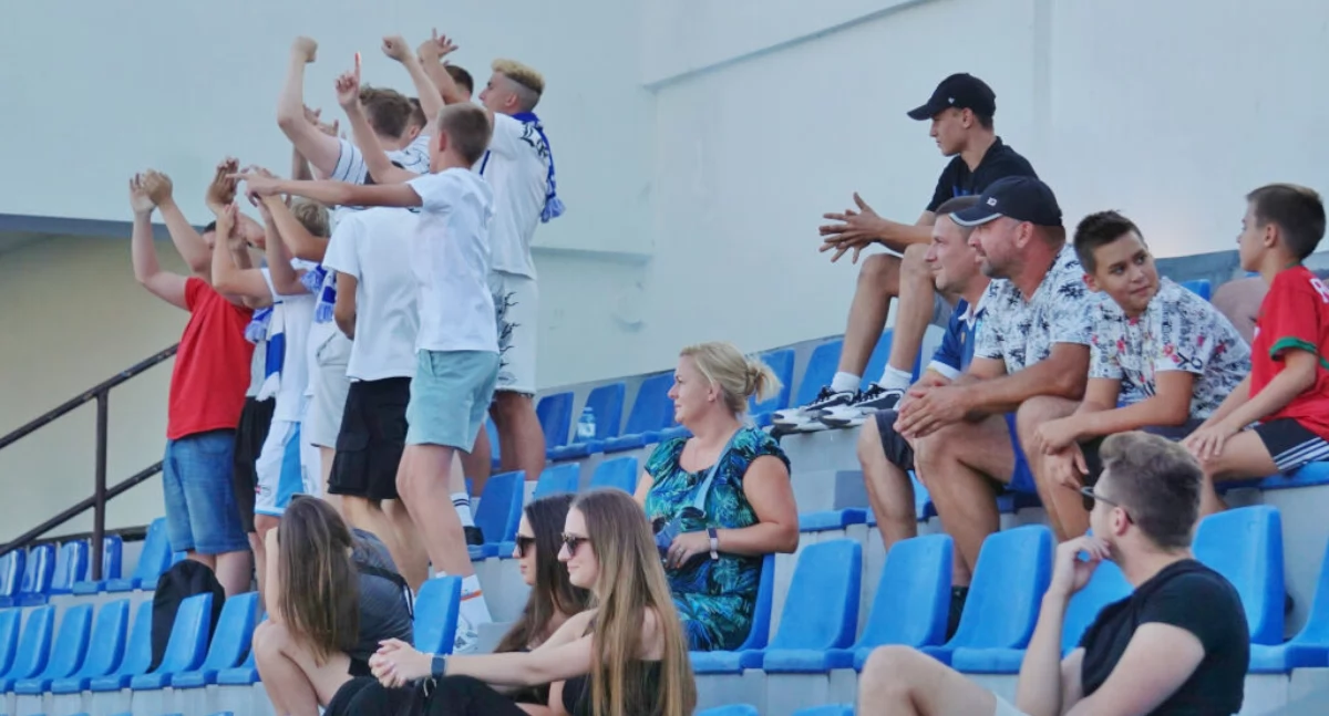 Pogonistów przez całe spotkanie dopingował Klub Kibica   fot. Marek Holak