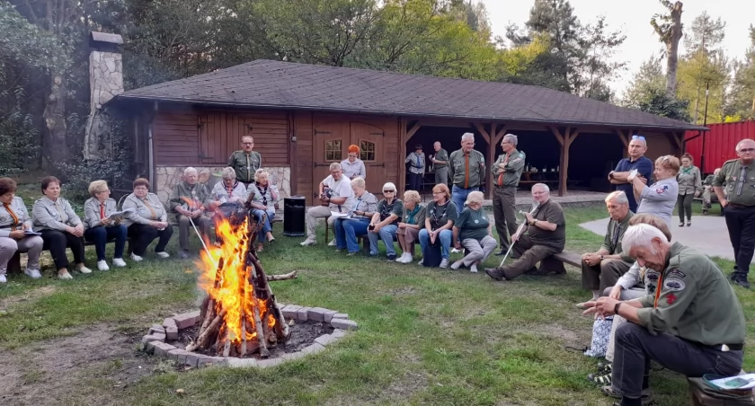 Jeżeli harcerze się spotykają, to obowiązkowo musi być ognisko, gitara i piosenki   fot. Agnieszka Godurkiewicz
