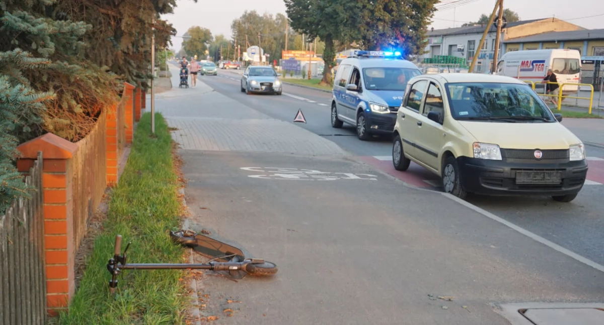 W tym miejscu ulicy Padniewskiej w Mogilnie doszło do potrącenia dziewczynki na hulajnodze przez kierowcę fiata panda fot. Marek Holak