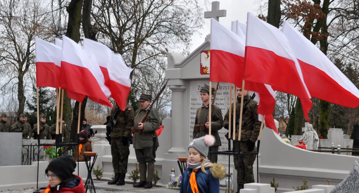 Styczeń 2019 roku, uroczystości patriotyczne przy odrestaurowanym z pieniędzy z kwesty cmentarnej pomniku Powstańców Wielkopolskich na strzeleńskiej nekropolii fot. Magdalena Lachowicz