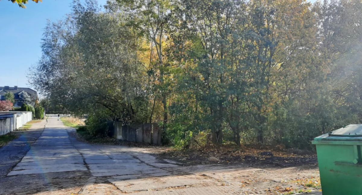 Na tym terenie w otoczeniu nieczynnej kotłowni znajdzie się psi park   fot. Marek Holak