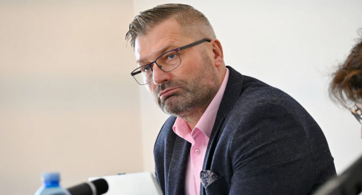 Wójt Dariusz Ciesielczyk tłumaczył radnym, że zmiany w podatkach nic nie dadzą, skoro gmina będzie musiała dokładać do gospodarowania odpadami fot. Paweł Lachowicz