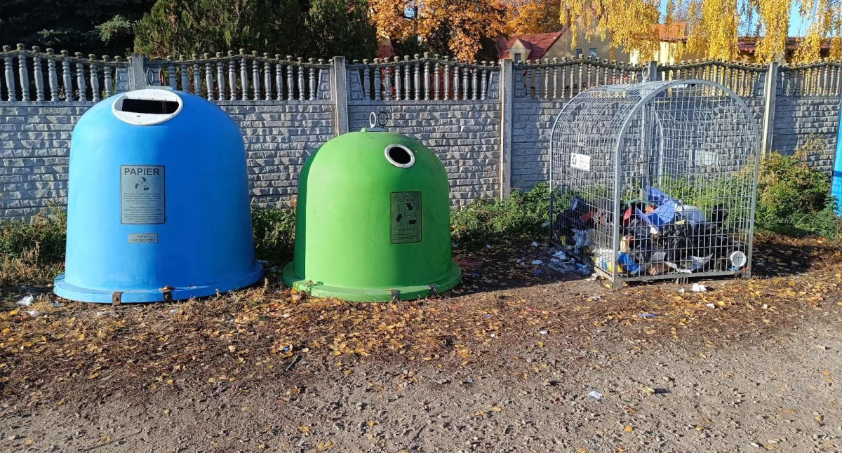 Zgodnie z zarządzeniem burmistrza Trzemeszna Kacpra Lipińskiego na terenie gminy zmniejszona zostanie ilość pojemników typu dzwon fot. UM Trzemaszna