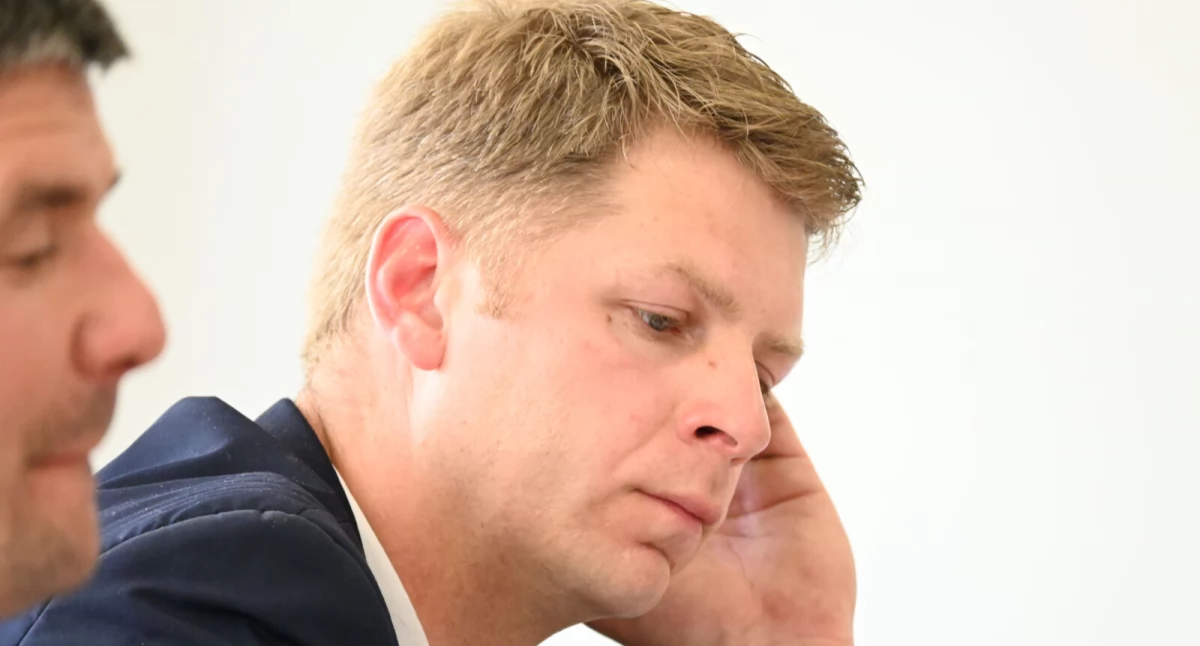 Radny Radosław Piechowiak stwierdził, że sytuacja w rolnictwie nie jest wcale taka dobra i rolnicy zmagają się z wieloma trudnościami. W związku z tym złożył wniosek, by obniżyć podatek rolny do kwoty 79 zł. Wniosek przepadł. fot. Magdalena Lachowicz