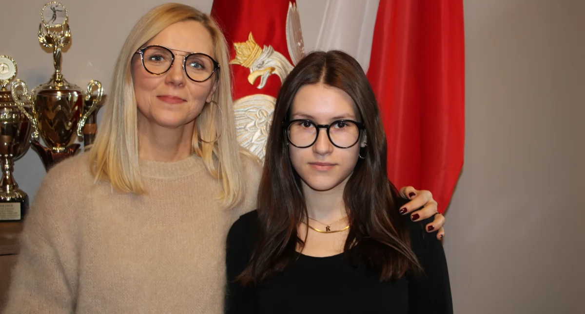 Karolina Śmigielska z nauczycielką biologii Ewą Mohylowską-Schellner fot. ZS Strzelno