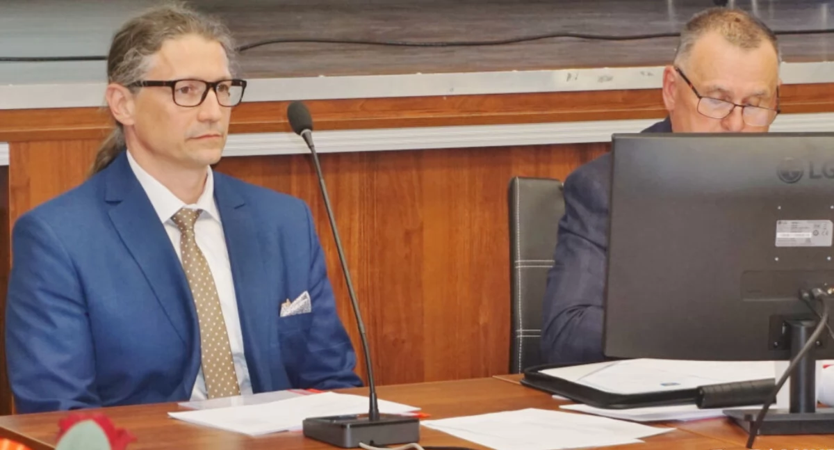W imieniu klubu radnych W Jedności Możemy Więcej uwagi do budżetu zgłaszał wiceprzewodniczący Rady Miejskiej Robert Maćkowiak   fot. Marek Holak