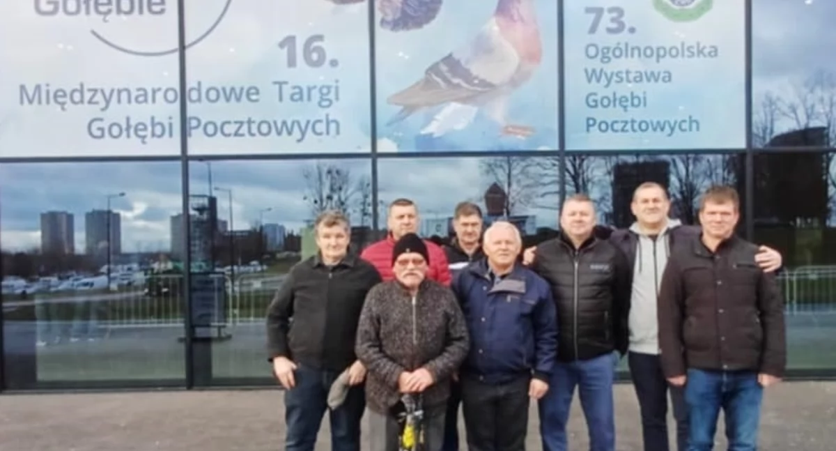 Hodowcy gołębi pocztowych z mogileńskiego oddziału na targach w