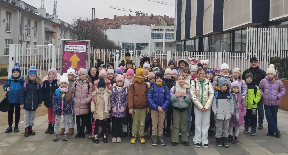 Uczestnicy wyjazdu z Hufca ZHP Trzemeszno do Centrum Nauki Wyobraźnia w Poznaniu   fot. Michalina Łabęcka, Teresa Górna