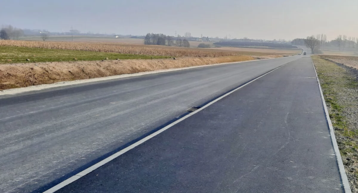 Drogi, kolej, komunikacja • , Alternatywne połączenie Padniewka Mogilnem Powstały nowej drogi ścieżką rowerową (zdjęcia) - zdjęcie, fotografia