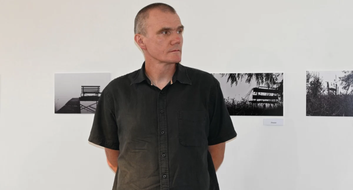 Autorem wystawy jest mieszkaniec Ostrowa (gm. Strzelno) Rafał Budny fot. Magdalena Lachowicz