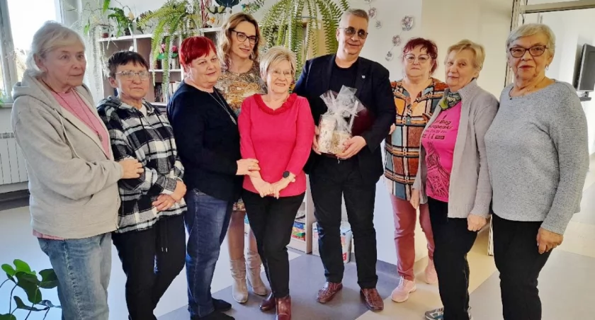 Rafał Nawrocki w Dziennym Domu Senior+ w Trzemesznie   fot. Paulina Kwiatkowska