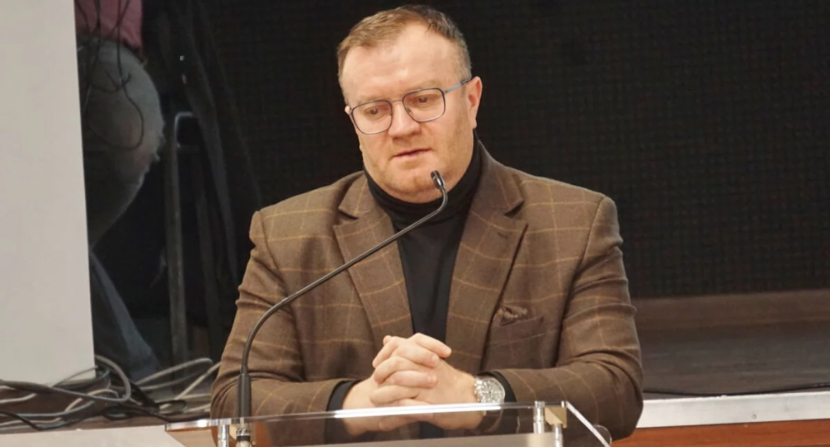 Na pytania o kontrolę CBA, podczas sesji Rady Miejskiej w Mogilnie 19 marca odpowiadał starosta Tomasz Krzesiński   fot. Marek Holak