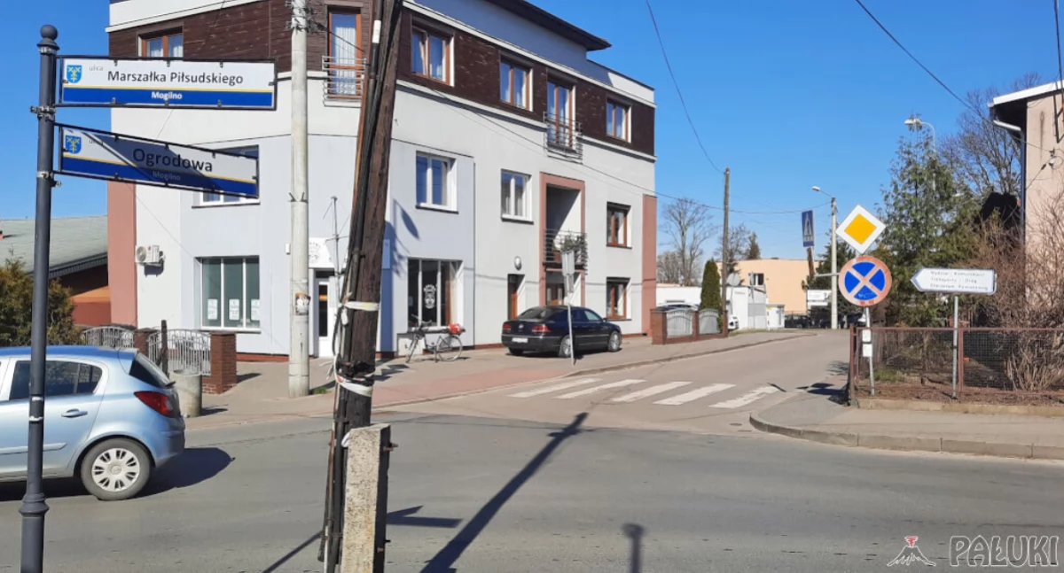 Skrzyżowanie ulicy Ogrodowej i ulicy Piłsudskiego w Mogilnie z przejściem dla pieszych   fot. Marek Holak