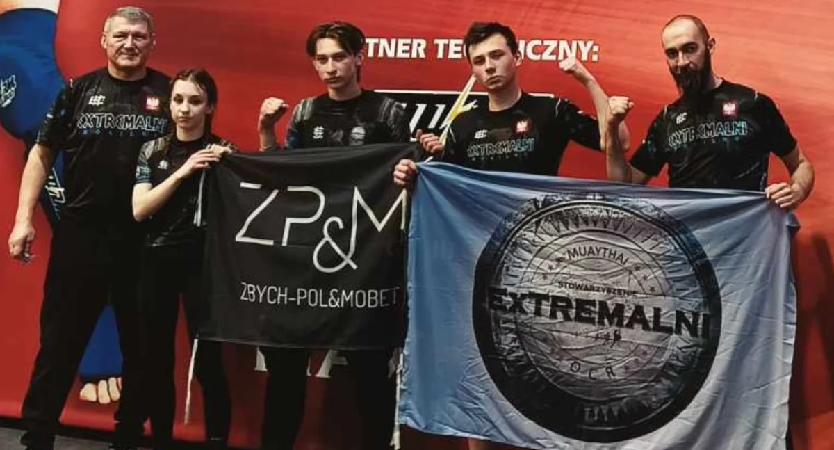 Oliwia Nowopolska, Nikodemem Kulczak i Marek Kramkowski z trenerami Karolem Oktabińskim i Grzegorzem Grzegorkiem fot. nadesłane