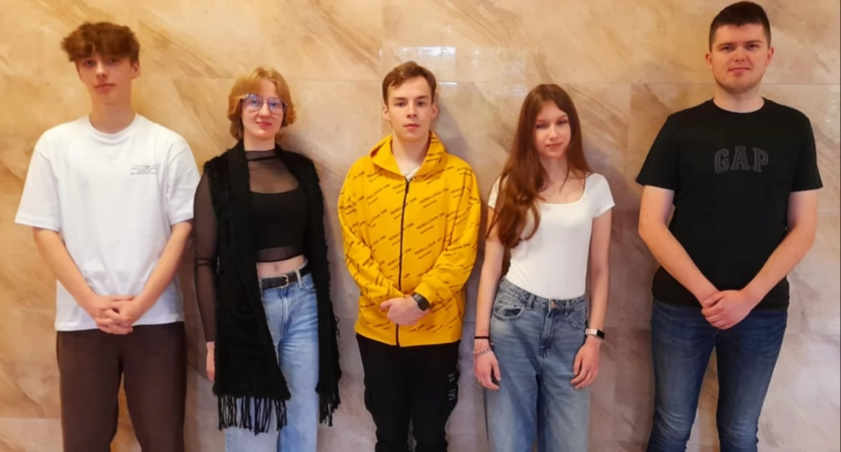 Finaliści konkursu historycznego Igor Kanarkiewicz, Anastazja Jakowlewa, Jakub Boruch, Nadia Nadłonek, Wiktor Radzikowski fot. nadesłane