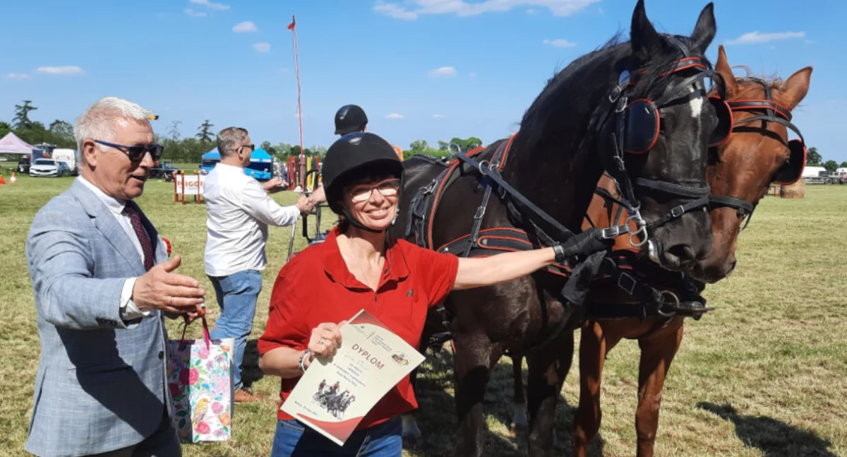 W kategorii duże konie pary - dwunawrotowy, I miejsce zdobyli Jacek Wełnitz i Agnieszka Wełnitz - konie Montero, Remiz   fot. Marek Holak