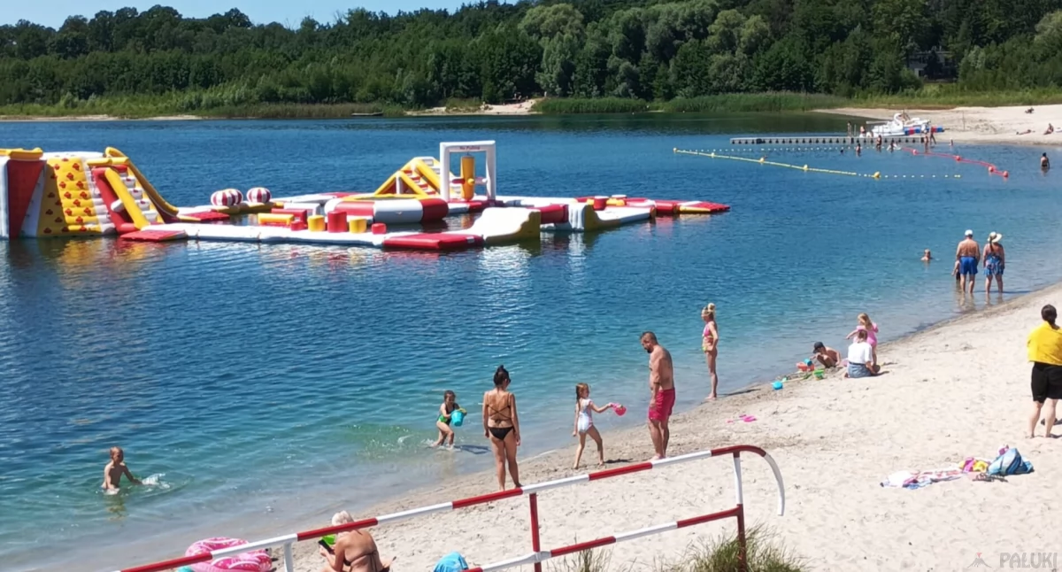 Na terenie kąpieliska znajduje się atrakcyjny wodny plac zabaw fot. Paweł Lachowicz