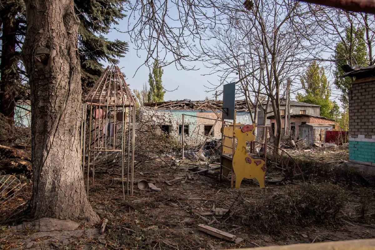 Przedszkole i plac zabaw w Dobropilu