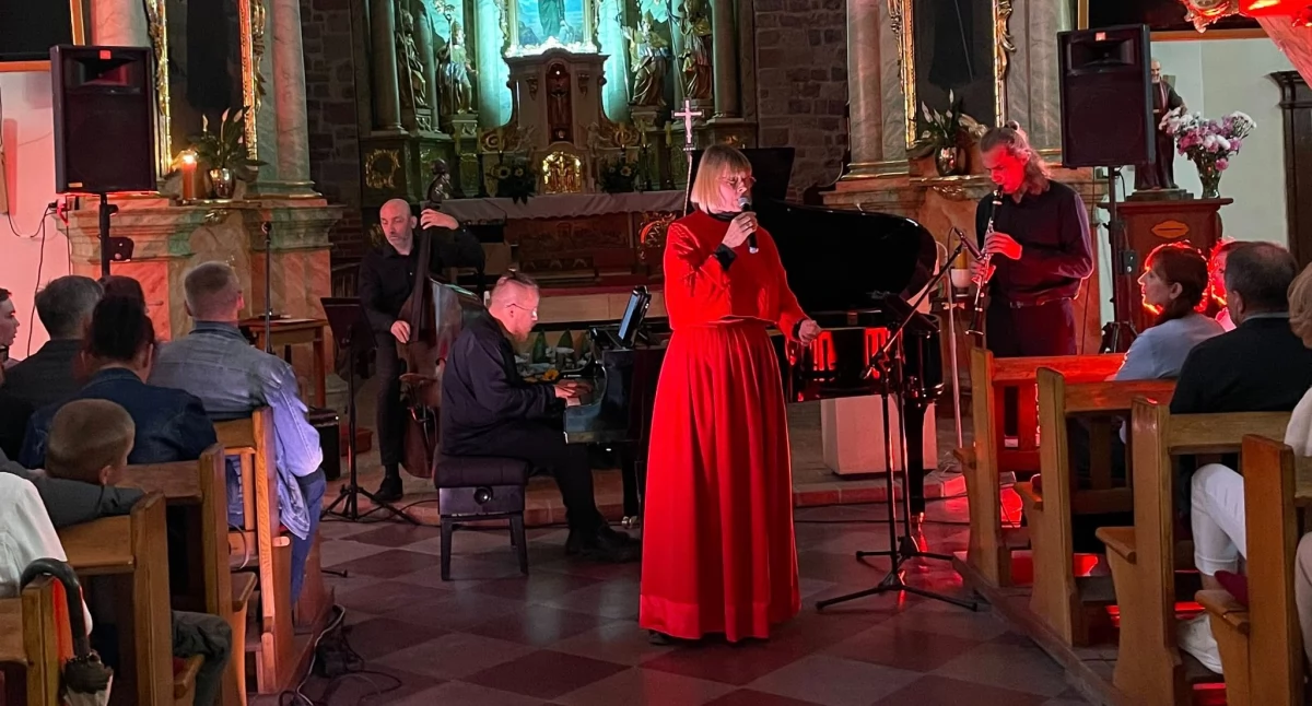 W mogileńskim klasztorze wystąpiła Małgorzata Żurańska-Wilkowska z muzykami fot. MDK Mogilno