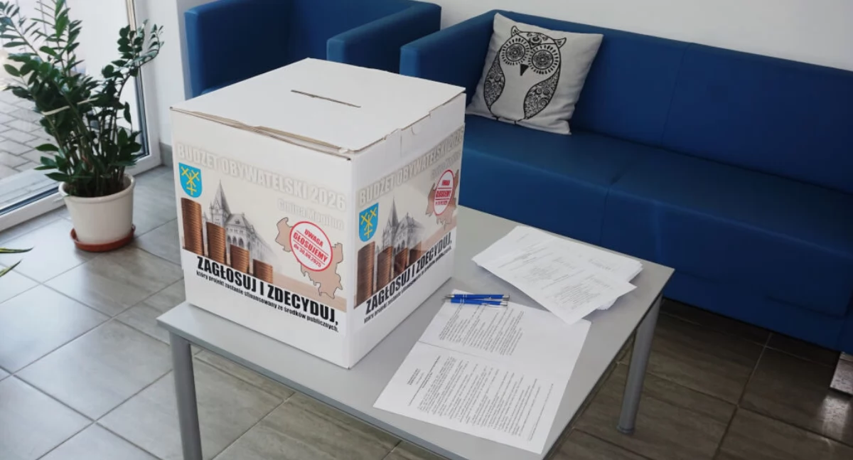 Urna czeka na glosujących między innymi w siedzibie Miejskiej Biblioteki Publicznej w Mogilnie   fot. Marek Holak