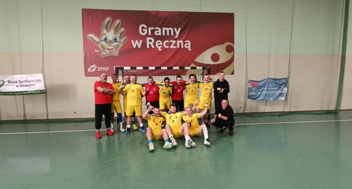 Strzeleńska Alfa po wygranym meczu fot. Krzysztof Kaźmierski