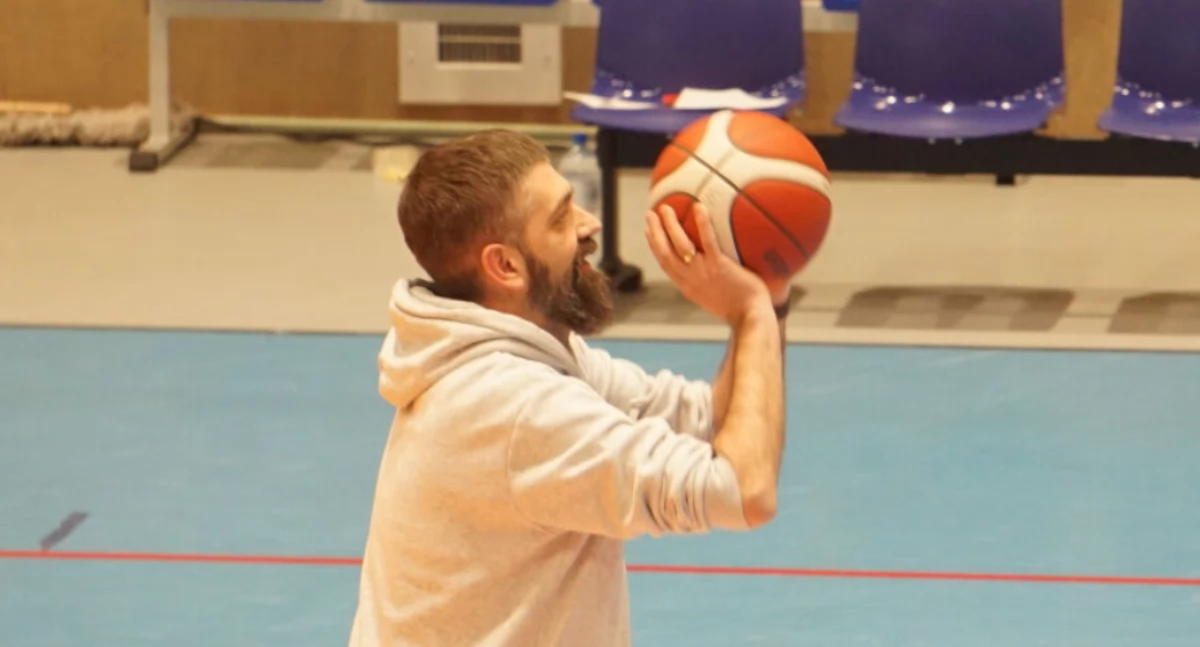 Polityka, podatki, decyzje • , Płyną pieniądze budżetu Mogilna klubów sportowych początek siatkówka koszykówka tenis stołowy - zdjęcie, fotografia