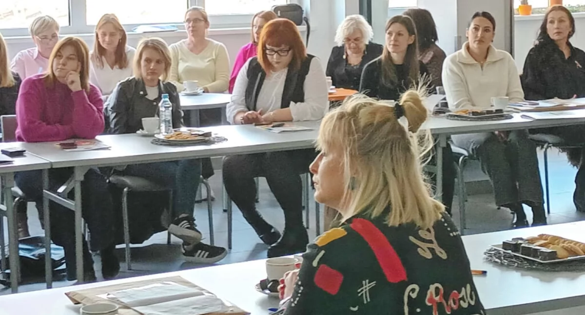 Szkoły, przedszkola, nauka, Rozmawiali temat aktualnych problemów psychicznych uczniów wsparcia społecznego (zdjęcia) - zdjęcie, fotografia