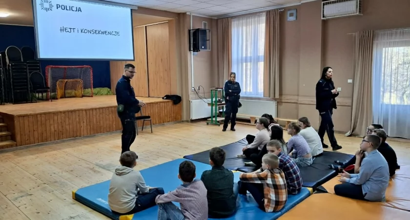 Warsztaty profilaktyczne z policjantami cieszyły się dużą popularnością fot. ZSP Słowikowo